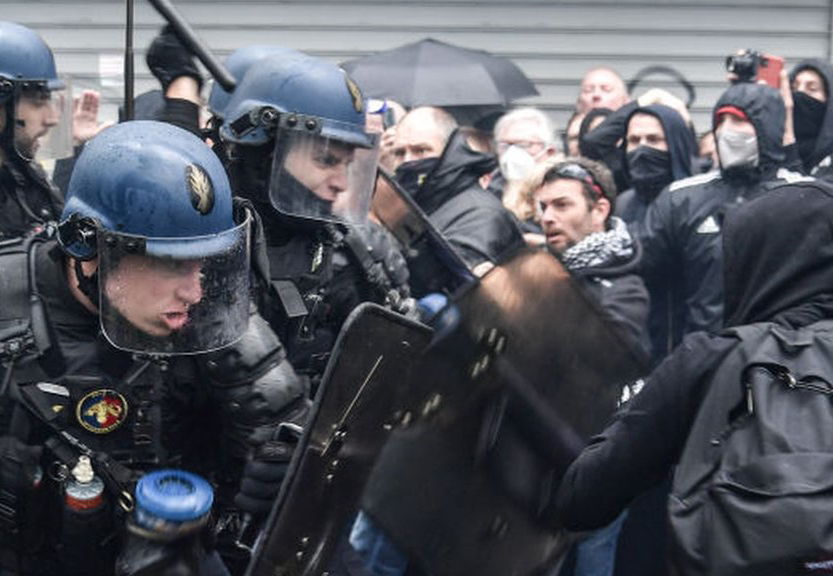 Страната е изправена пред ожесточени общонационални протести